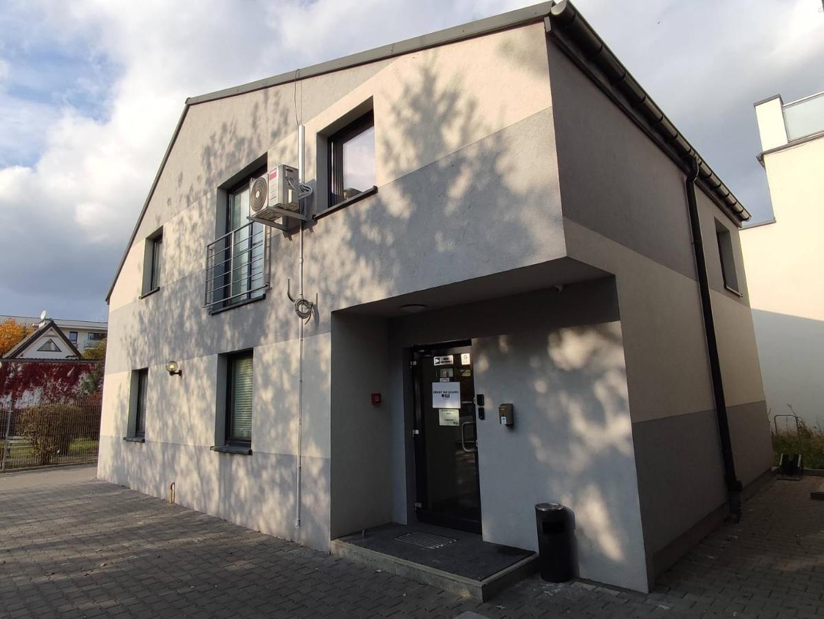 Obiekt Noclegowy Ocelot Pruszków Εξωτερικό φωτογραφία